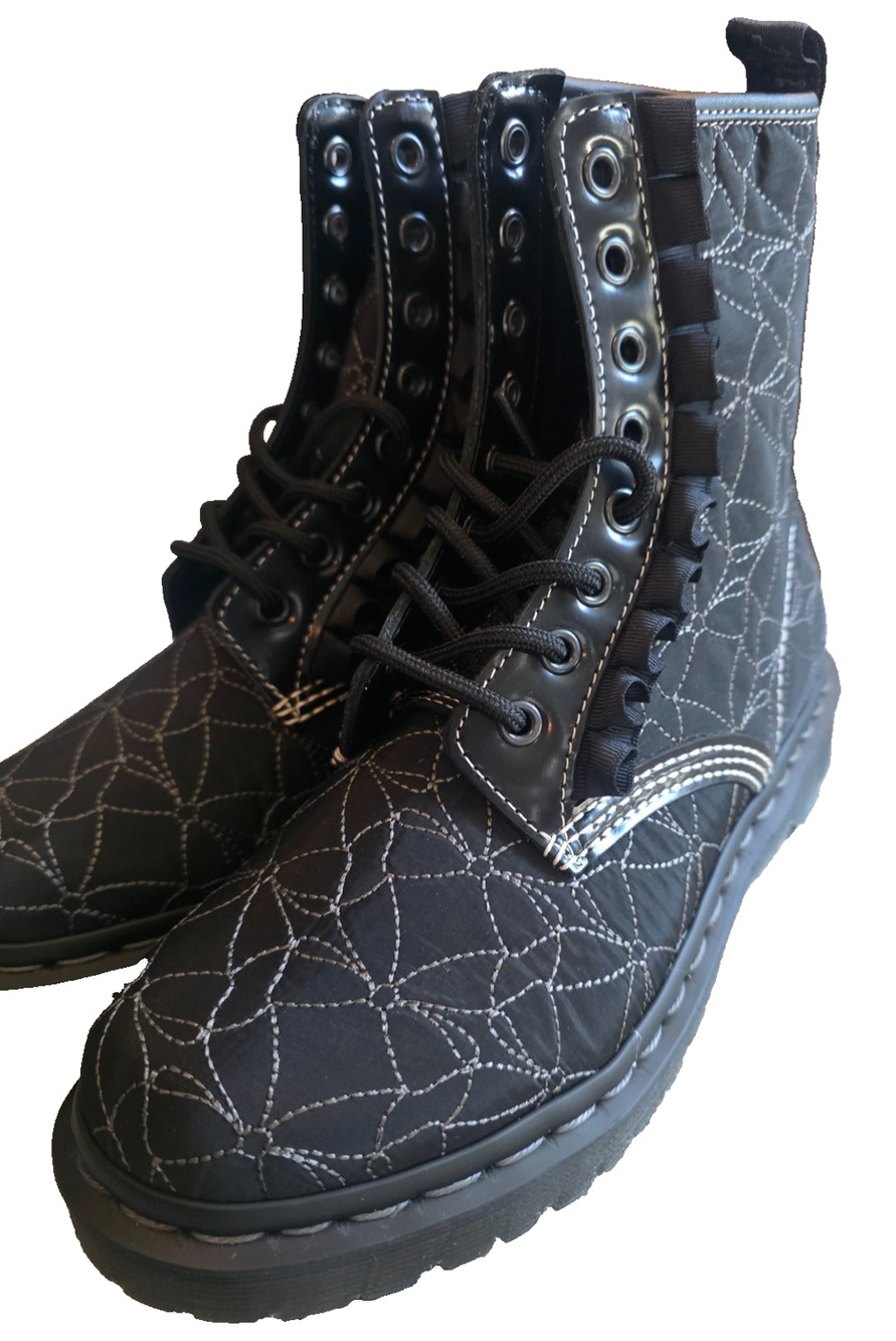 Dr. Martens 1460 Frill Lace-Up Boots Women's 7 Black Ribbon Quilted 8 Eye NWOB